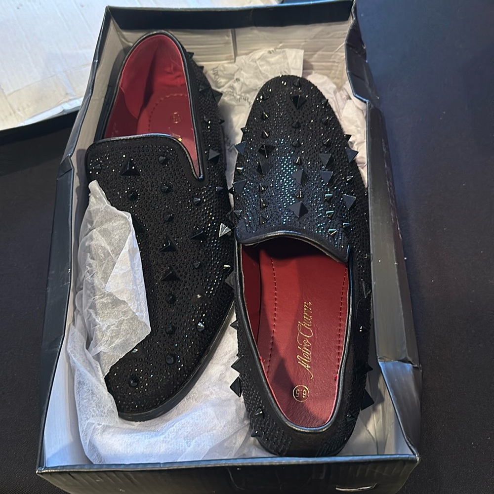 Men’s dress shoes fairly new!